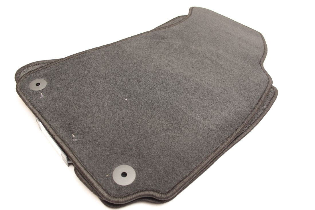 Covorașe textile pentru VW Passat B5 (1996-2001) cu cleme rotunde