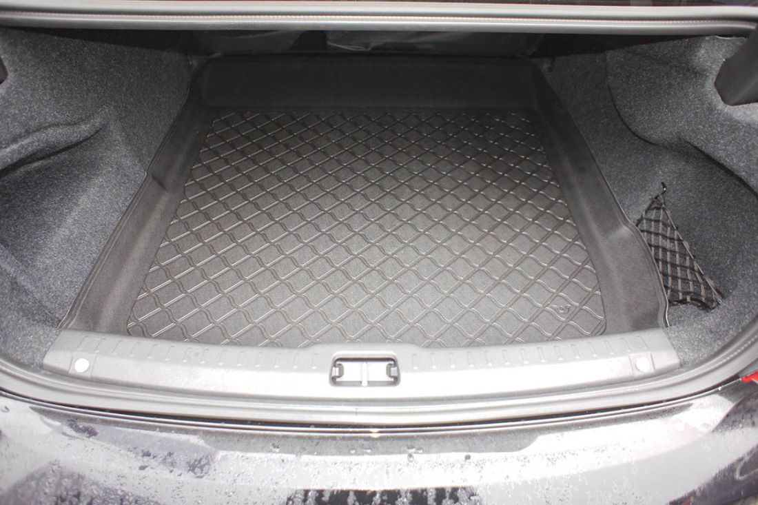 Гумена стелка за багажник за Volvo S90 (2016+) Limousine 2WD + 4WD (AWD) Sedan with a mini spare tyre