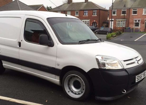 Ανεμοθραύστες για CITROEN Berlingo / PEUGEOT Partner (2002-2008) 2 τεμ. εμπρός