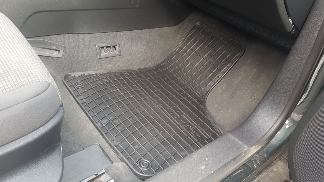 Covorașe de cauciuc pentru AUDI A3 (2003-2012)