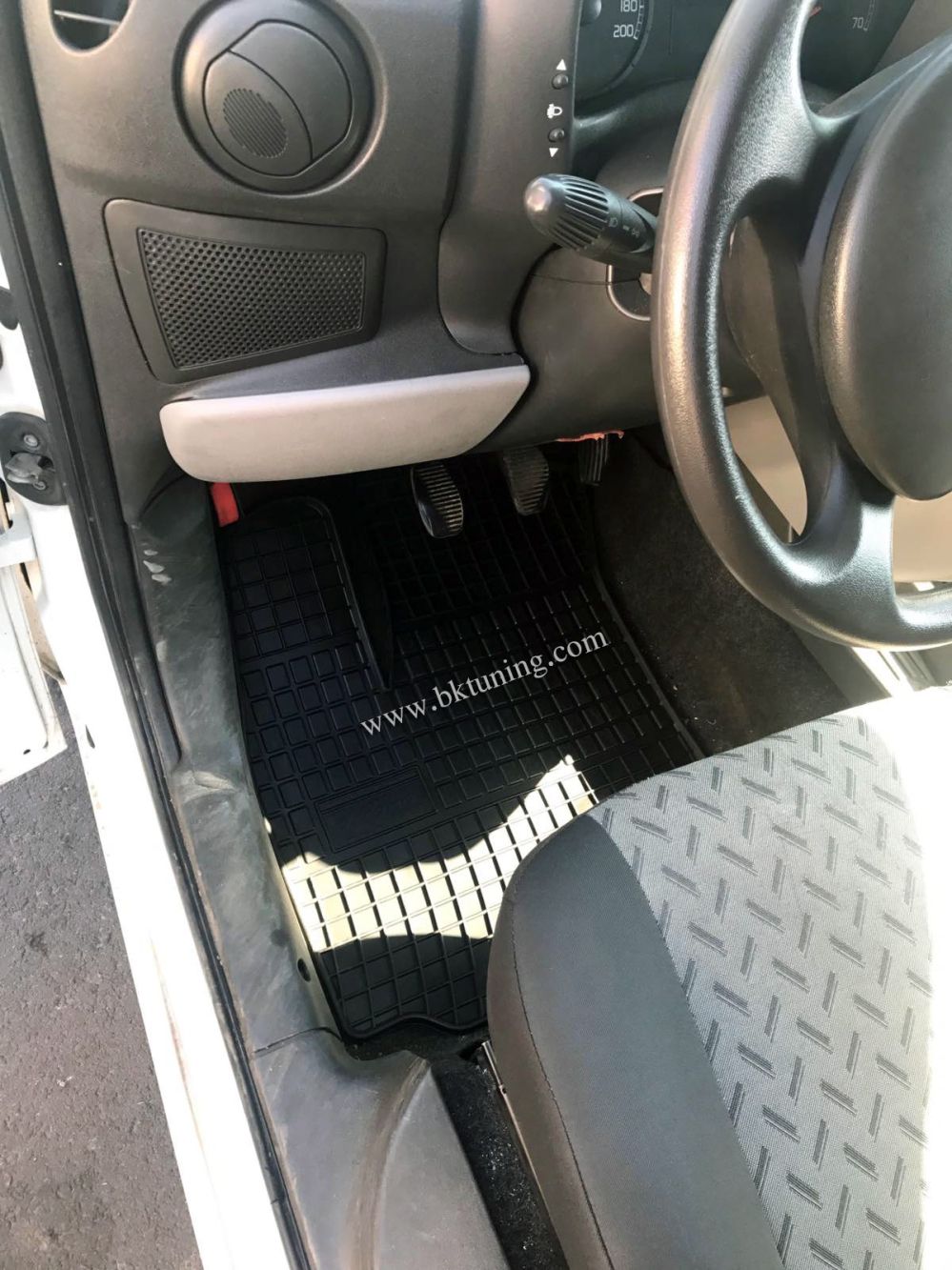Covorașe de cauciuc pentru Fiat Doblo (2001-2008) - față