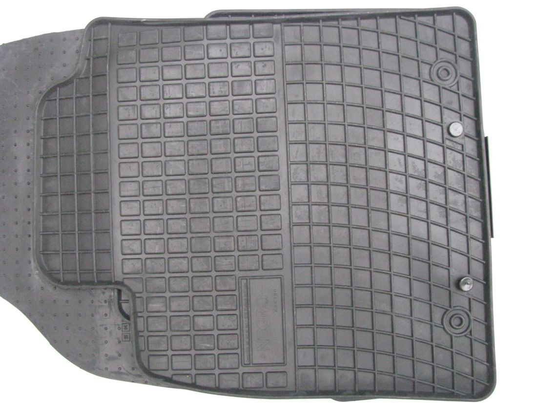 Πατάκια από καουτσούκ για Opel Signum / Vectra C (2003-2008)