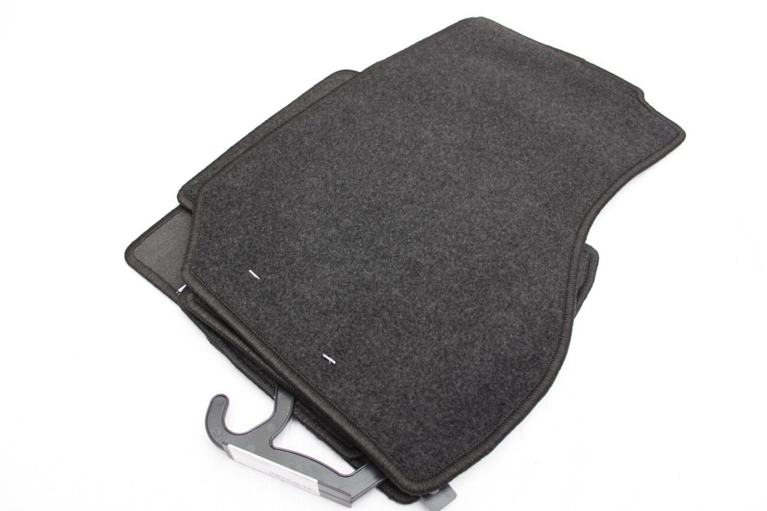 Μοκέτες δαπέδου για Peugeot 4007 / Citroen C-Crosser (2007-2012)