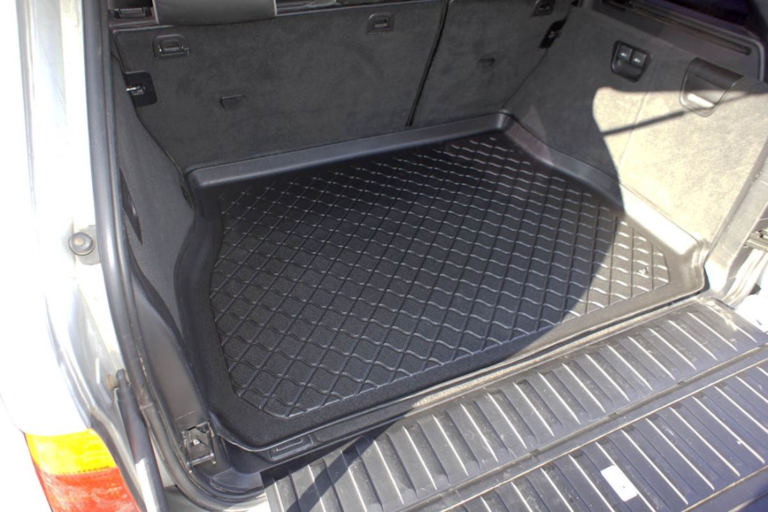 Covoraș de portbagaj cauciucat pentru BMW X5 E53 (2000-2007)