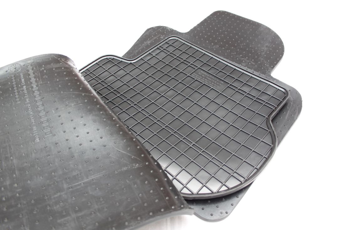 Πατάκια από καουτσούκ για Vw Golf 5 /6 / Vw Jetta / Seat Leon / Toledo (2004-2012) / Vw Scirocco / Skoda Octavia 2 (2004-2013) / Yeti