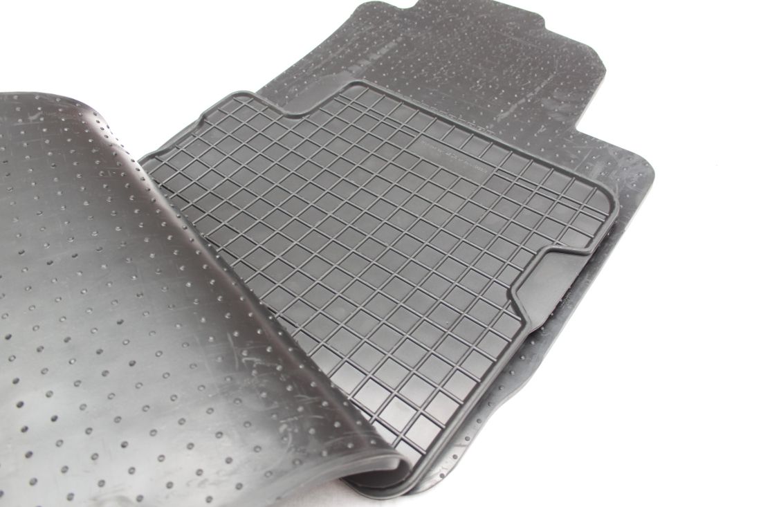 Λαστιχένια πατάκια για Alfa Romeo Giulietta (10+)/ Fiat Stilo (02 - 08)/ Lancia Delta (08-14)/ Fiat Bravo 2 (07-14)