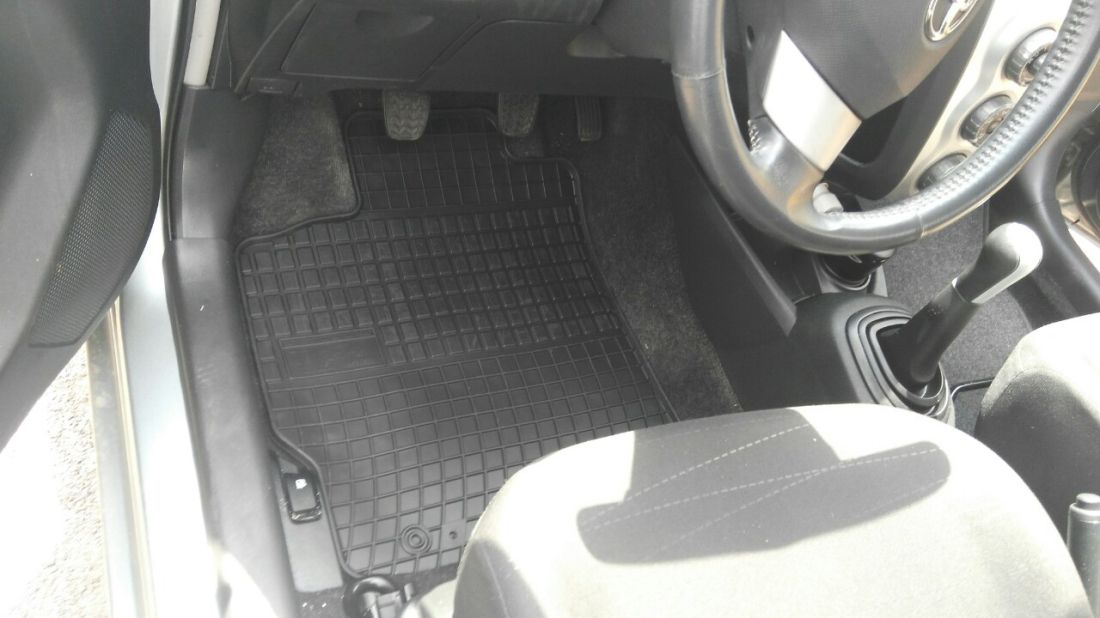 Λαστιχένια πατάκια για Toyota Yaris (2005-2011) / Great Wall Voleex C10