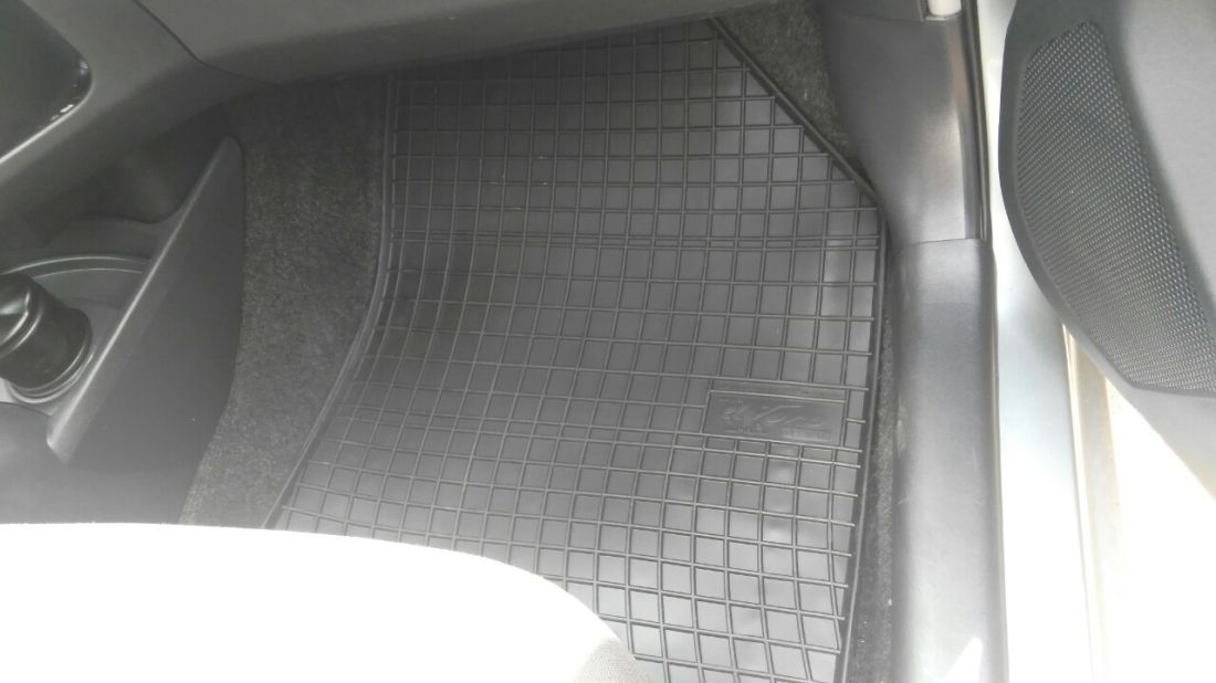 Λαστιχένια πατάκια για Toyota Yaris (2005-2011) / Great Wall Voleex C10