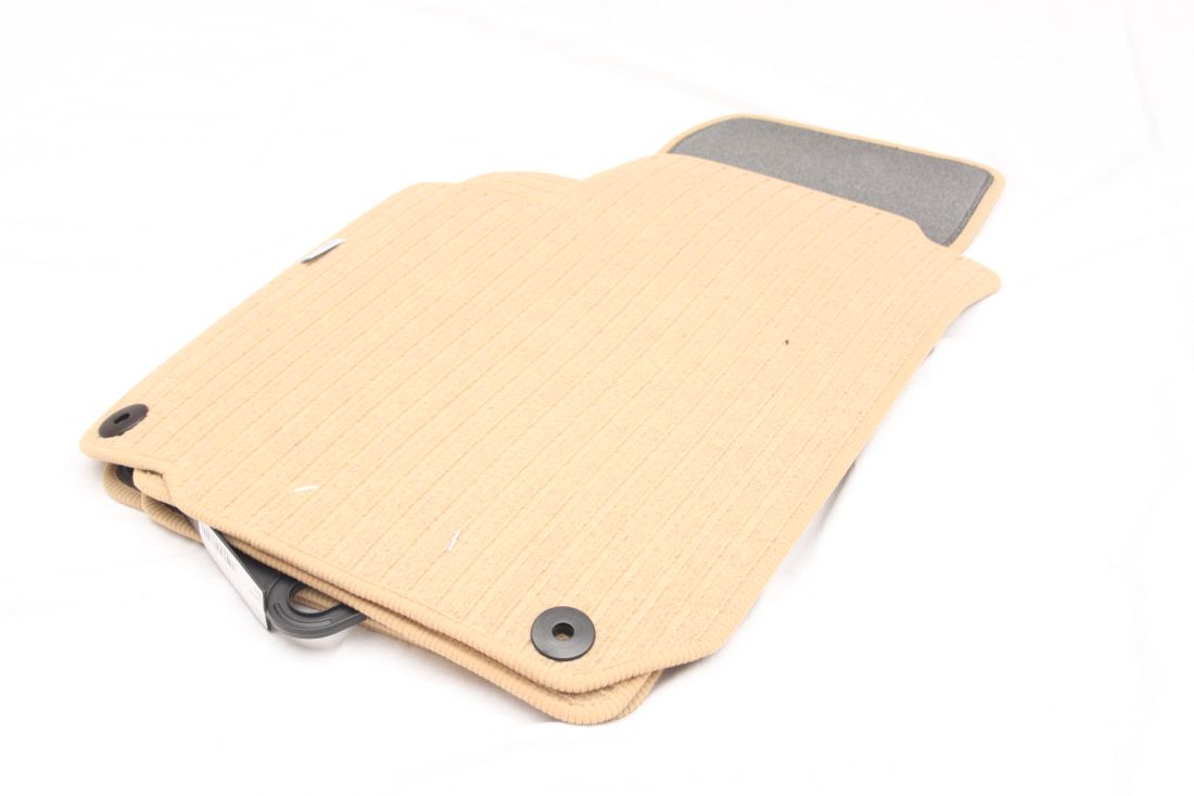 Μοκέτες δαπέδου για Vw Golf 4 / Vw Bora / Vw Beetle / Skoda Octavia 1 (1997-2010) / Seat Leon, Toledo (1999-2005) - μπεζ