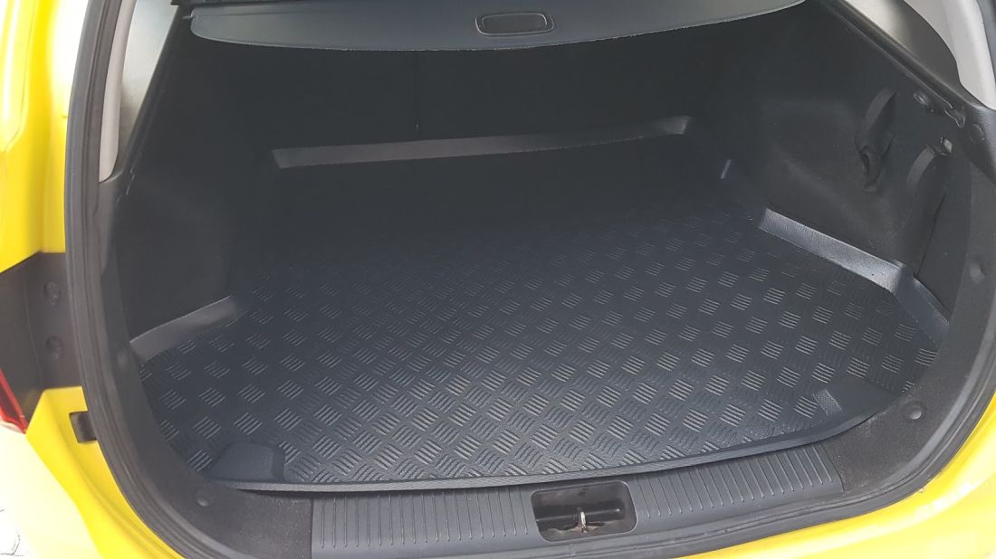 Стелка за багажник за Kia Ceed (2012-2018) combi