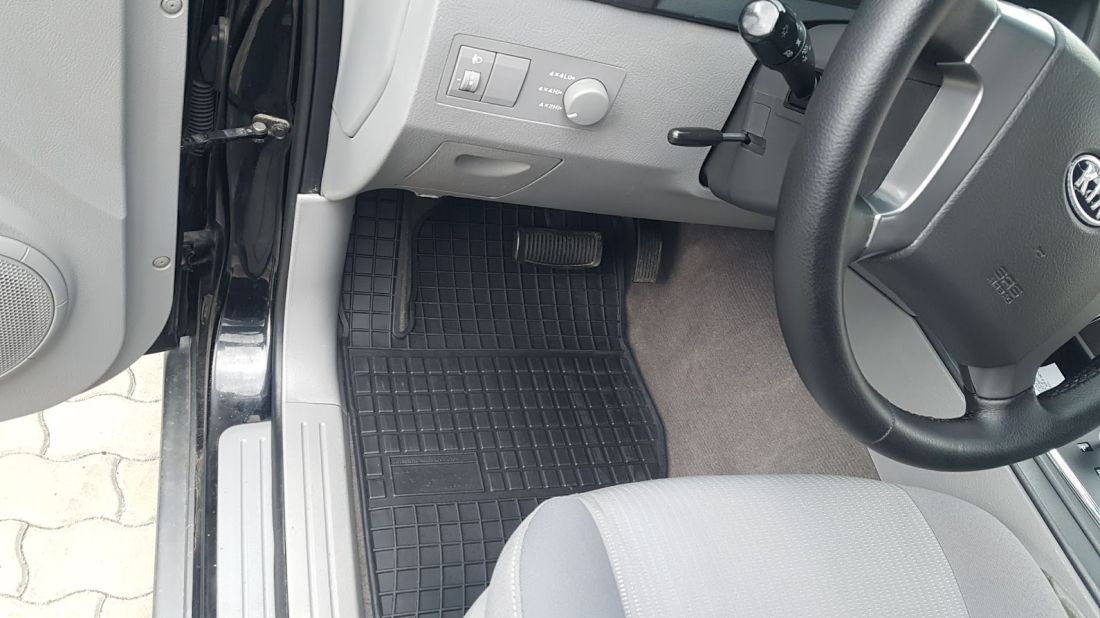 Covorașe de cauciuc pentru Kia Sorento (2002-2009)
