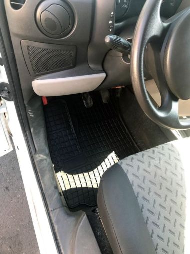 Covorașe de cauciuc pentru Fiat Doblo (2001-2008) - față